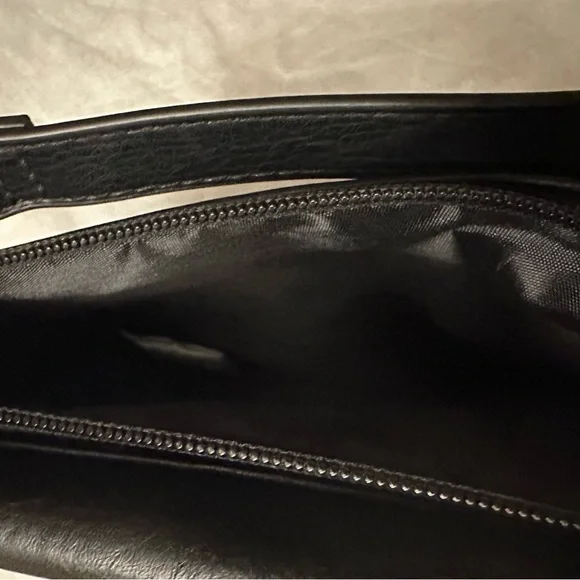 NWOT BÉIS Removable Clutch/Crossbody from The 2-in-1 Backpack — Discontinued! - Picture 3 of 4